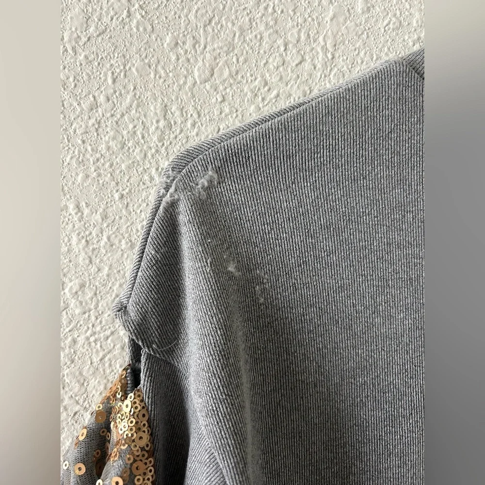 CBR Gray Textured Sweatshirt w/ Gold Sequin Sleeve Detail – Size Small - Picture 8 of 11